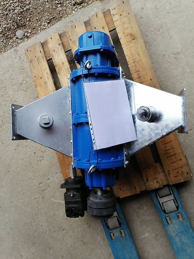 NEU Hofer !! Drehkolbenpumpe 5 m3 !! - Ölantrieb - Steinfangkasten - Güllepumpe Güllezubringer Güllefass Güllewagen Biogas Gülleauflieger Gülleauflieger Pumpstation Pumpe Schleppschlauch Schleppschuhverte Drehkolbenpumpe mit Ölmotor / Ölantrieb Güllepumpe