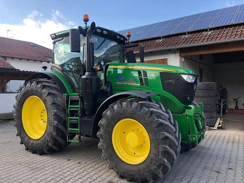 John Deere 6250R