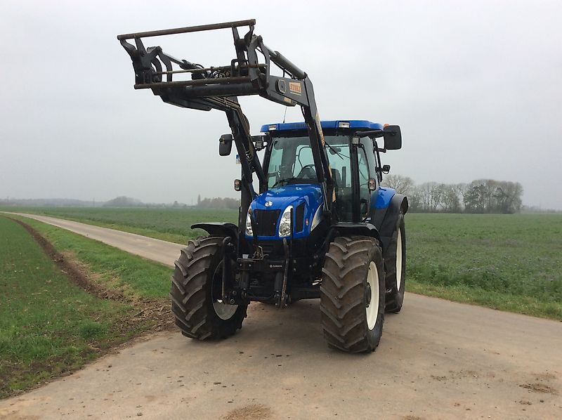 New Holland TS110A