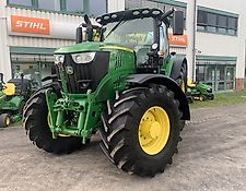 John Deere 6215R