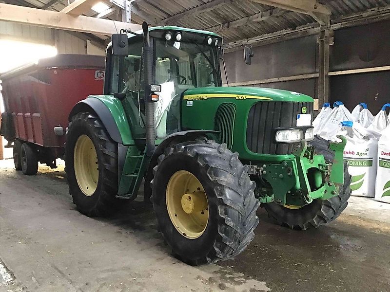 John Deere 6820