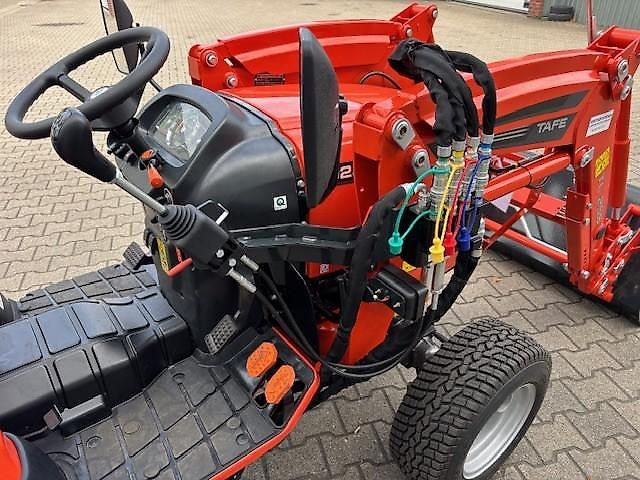 TAFE 6028 H VOORLADER HST