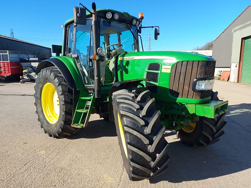 John Deere 6930