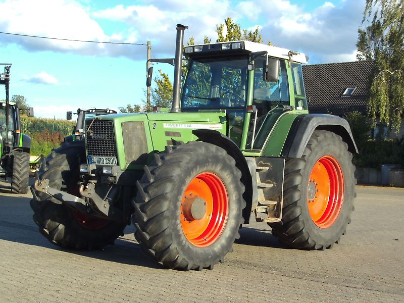 Fendt Favorit 818