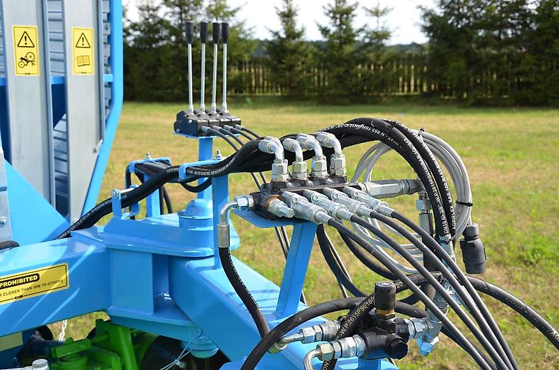 MD ZM Ladewagen mit Mähwerk T635/3