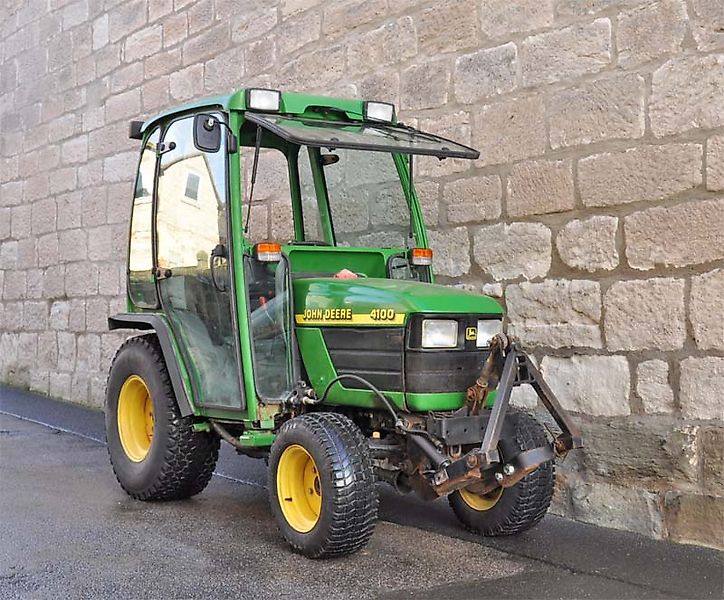 John Deere 4100