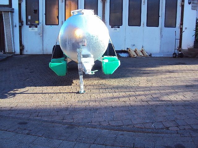 AGRITECH Wasserwagen 3000 Liter verzinkt Wasserfass Weidefass