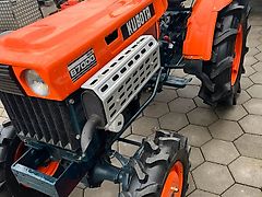 Kubota B7000 -Top generalüberholter Kleintraktor