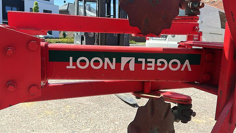 Vogel & Noot XM950 Vario Plus, 4Schar, BJ 2015, Steinsicherung, hydr. Packerarm, Verschleißteile sehr gut