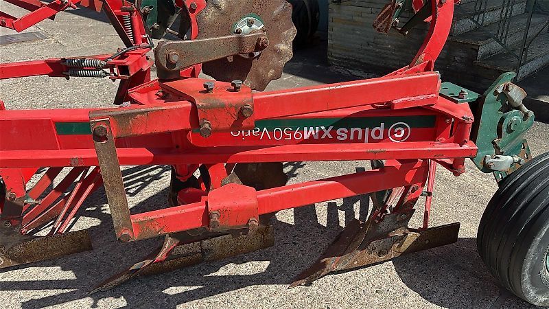 Vogel & Noot XM950 Vario Plus, 4Schar, BJ 2015, Steinsicherung, hydr. Packerarm, Verschleißteile sehr gut