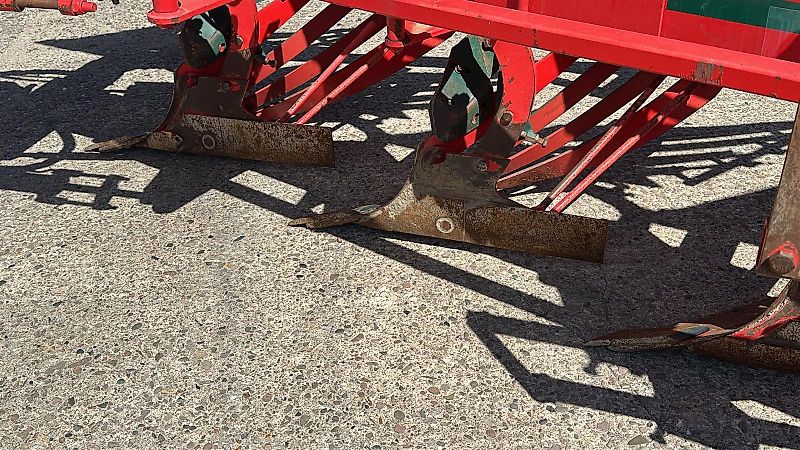 Vogel & Noot XM950 Vario Plus, 4Schar, BJ 2015, Steinsicherung, hydr. Packerarm, Verschleißteile sehr gut