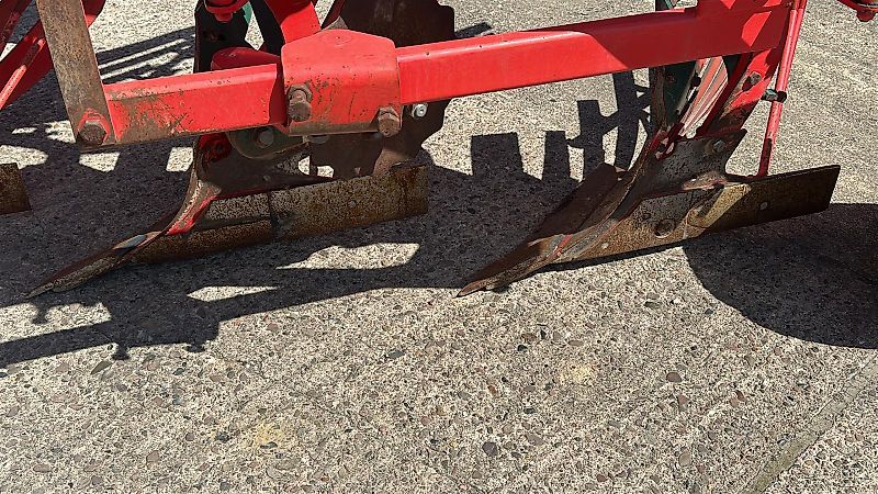 Vogel & Noot XM950 Vario Plus, 4Schar, BJ 2015, Steinsicherung, hydr. Packerarm, Verschleißteile sehr gut