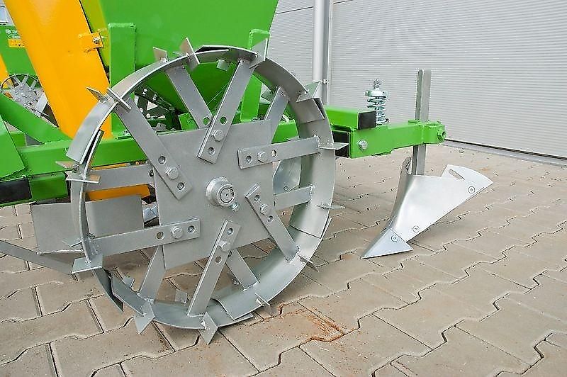 Bomet Kartoffelpflanzmaschine / Potato planter / Planteuse de pomme de terre / Piantapatate / Plantadora de patatas / Сажалка / Sadzarka ziemniaków