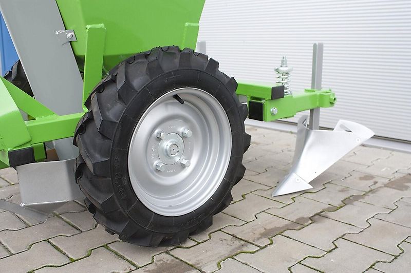 Bomet Kartoffelpflanzmaschine / Potato planter / Planteuse de pomme de terre / Piantapatate / Plantadora de patatas / Сажалка / Sadzarka ziemniaków