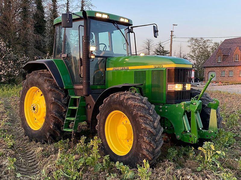 John Deere 7810