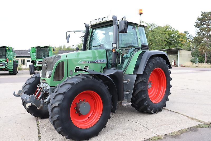 Fendt 716 com 3