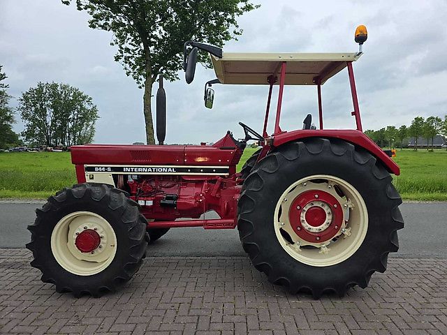 IHC 844-S