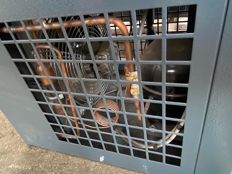 Atlas Copco GA10 Kompressor mit FX50 Kältetrockner und Kessel