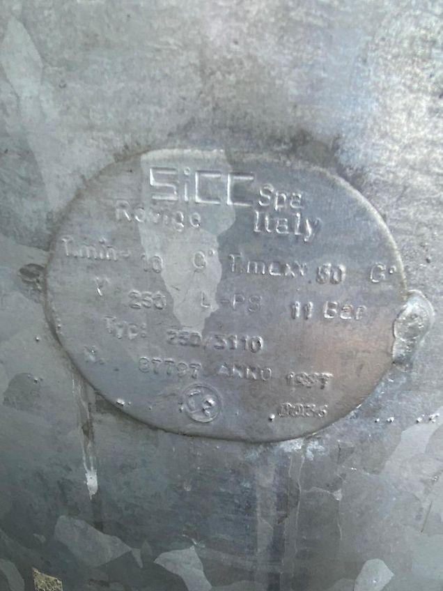 Atlas Copco GA10 Kompressor mit FX50 Kältetrockner und Kessel