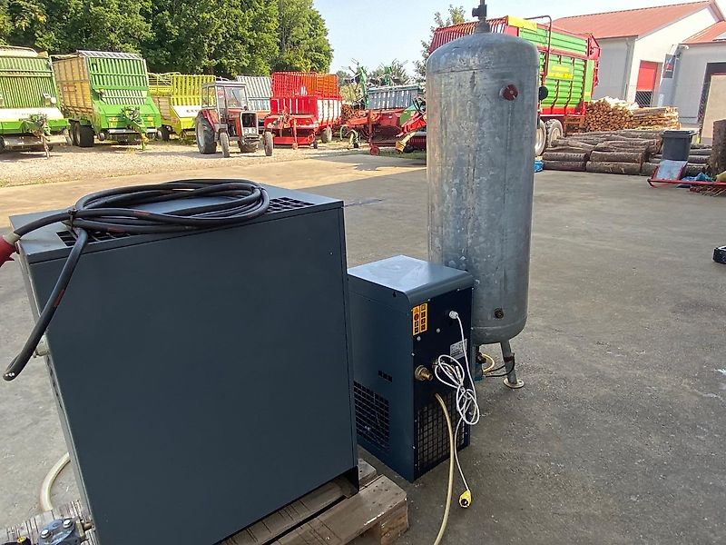 Atlas Copco GA10 Kompressor mit FX50 Kältetrockner und Kessel