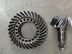 John Deere CROWN WHEEL AND PINION (used) - John Deere 6030 series