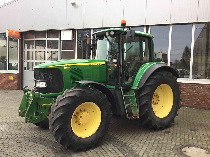 John Deere 6820