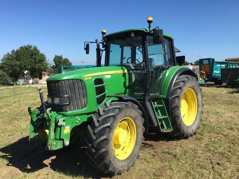 John Deere 6530