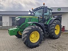 John Deere 6215R