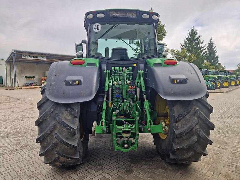 John Deere 6215R