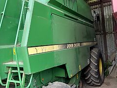 John Deere 2066