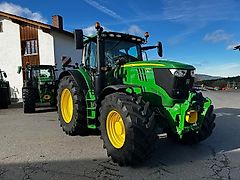 John Deere 6215R