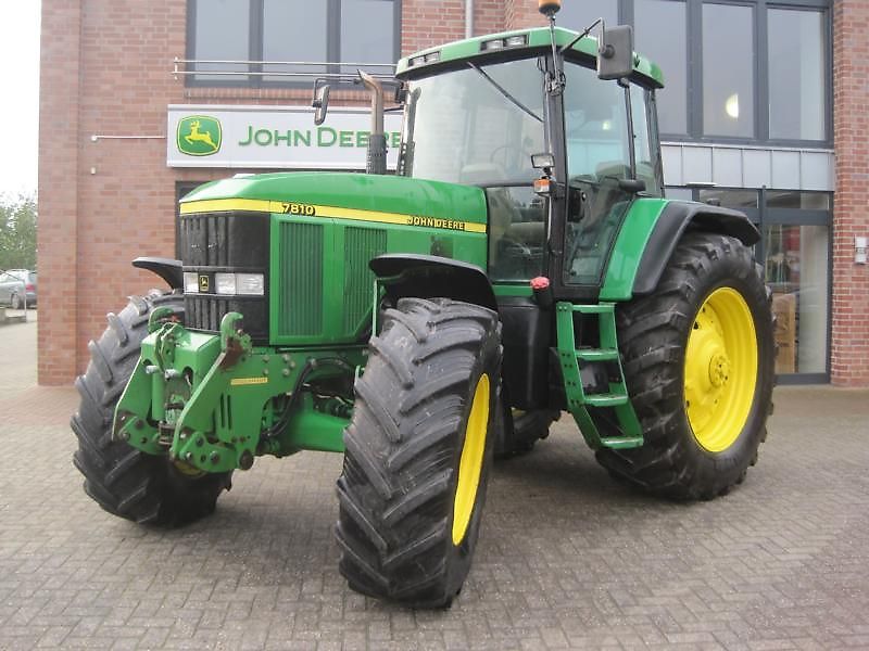 John Deere 7810