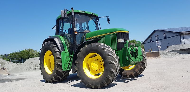 John Deere 6900