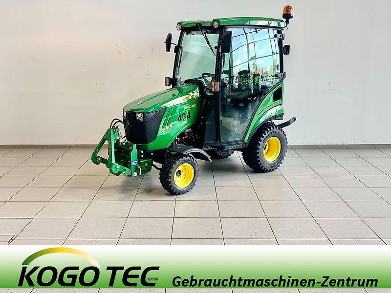 John Deere 1026R