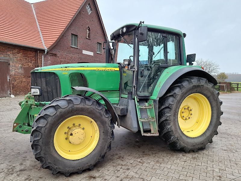 John Deere 6820