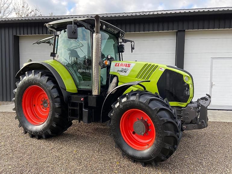 Claas Arion 640