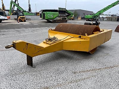 Dynapac CH47 Getrokken wals