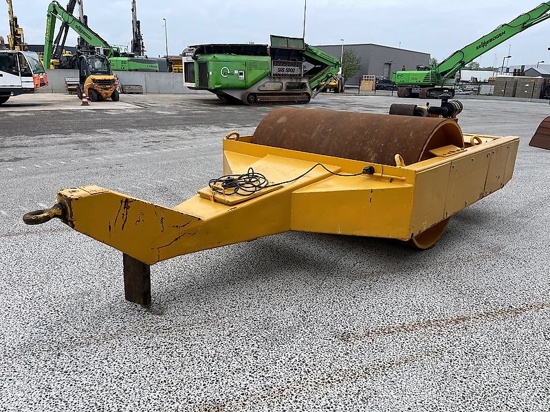 Dynapac CH47 Getrokken wals