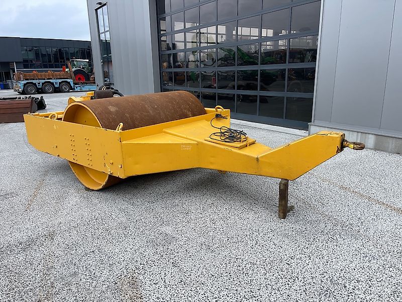 Dynapac CH47 Getrokken wals