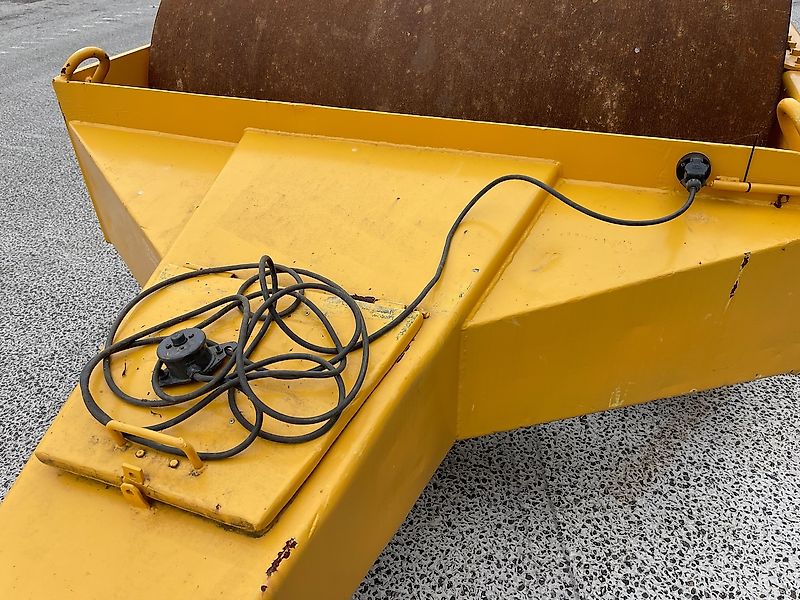 Dynapac CH47 Getrokken wals