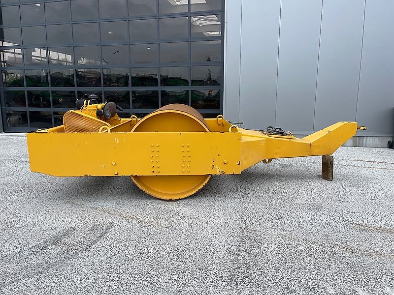 Dynapac CH47 Getrokken wals