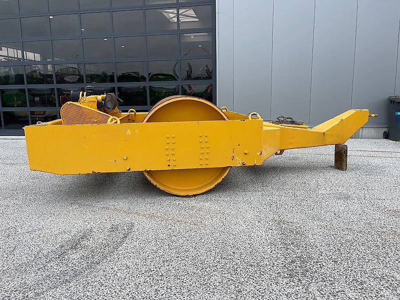 Dynapac CH47 Getrokken wals