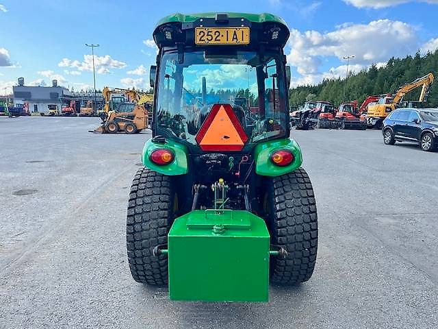 John Deere 3720 / Etukuormaaja 320 R ,Kauha