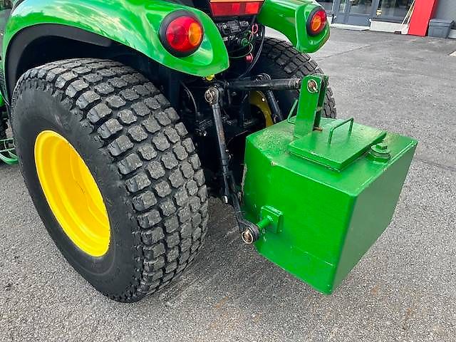 John Deere 3720 / Etukuormaaja 320 R ,Kauha