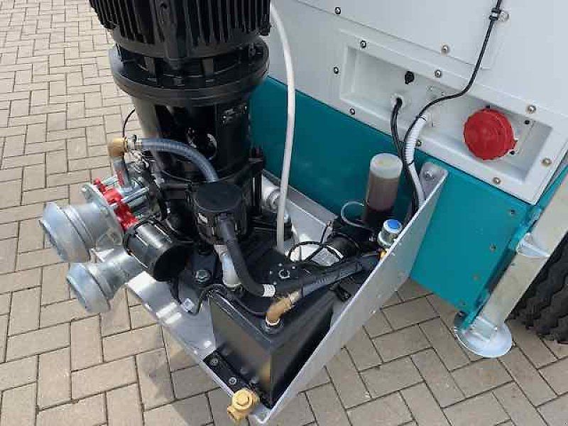 Ferbo Fox Beregnungspumpe mit 40 KVA Generator