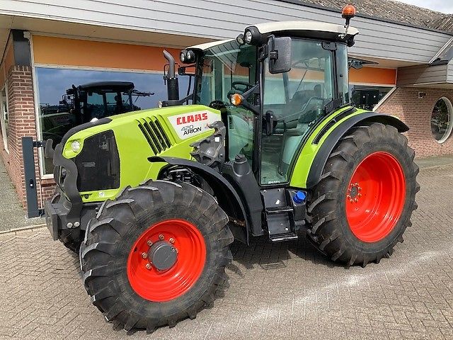 Claas Arion 420