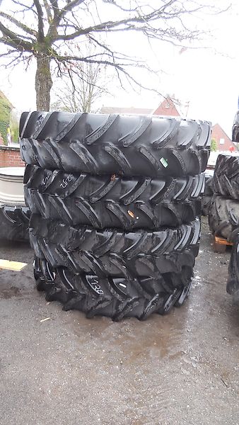 Traktor Schlepper Pflanzmaschine Reifen Reifenschlauch Schlauch 13.6 R24