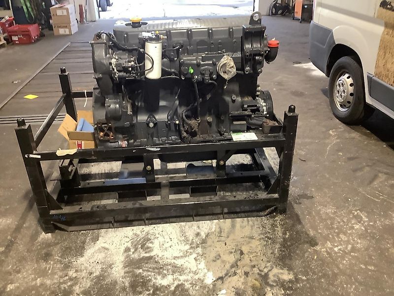 New Holland Motor F2CE9684C