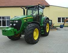 John Deere 7830