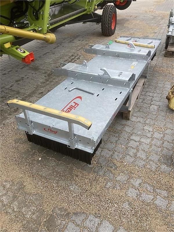 Fliegl Lion Sweeper 250